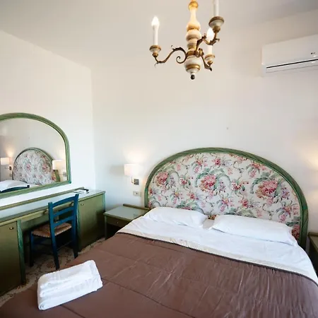 Moschella * Taormina
