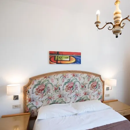 Moschella * Taormina